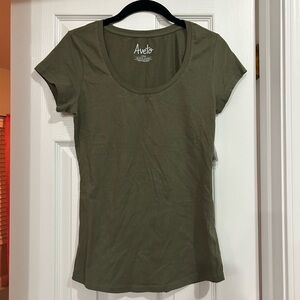 Aveto Juniors Large Olive Green T-Shirt NWT